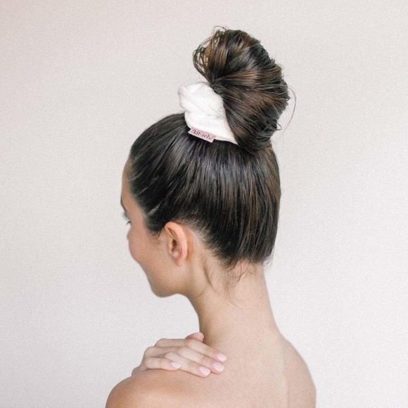 Kitsch White Microfiber Towel‎ Scrunchies 2 Pack - Picture 2 of 4